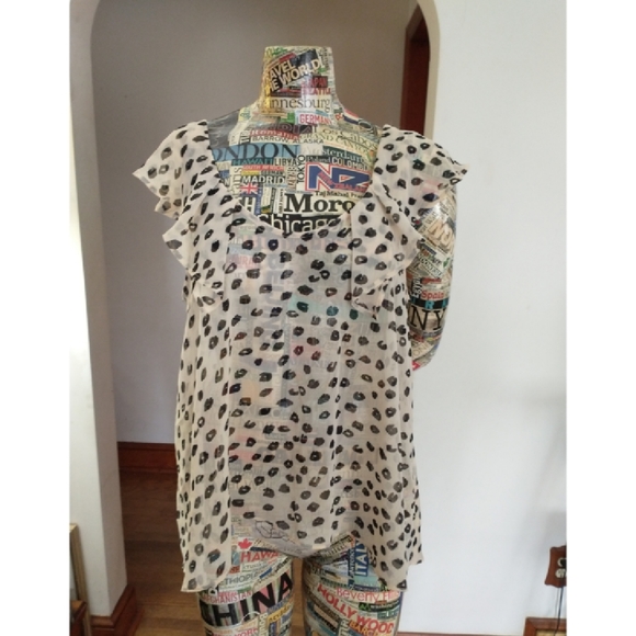 HEAT WAVE SALE! BCBG Cream with Black Sheer Blouse. Size Large. - Picture 2 of 11